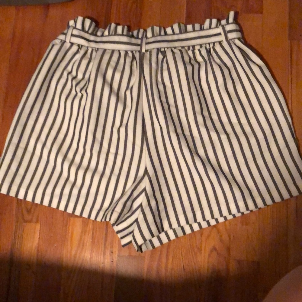 Plus size shorts - Picture 2 of 2